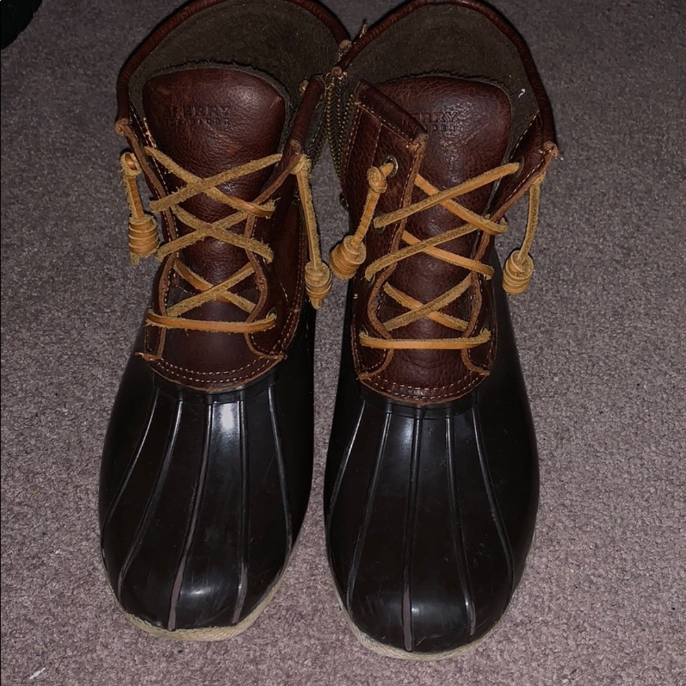 Barely worn sperry boots